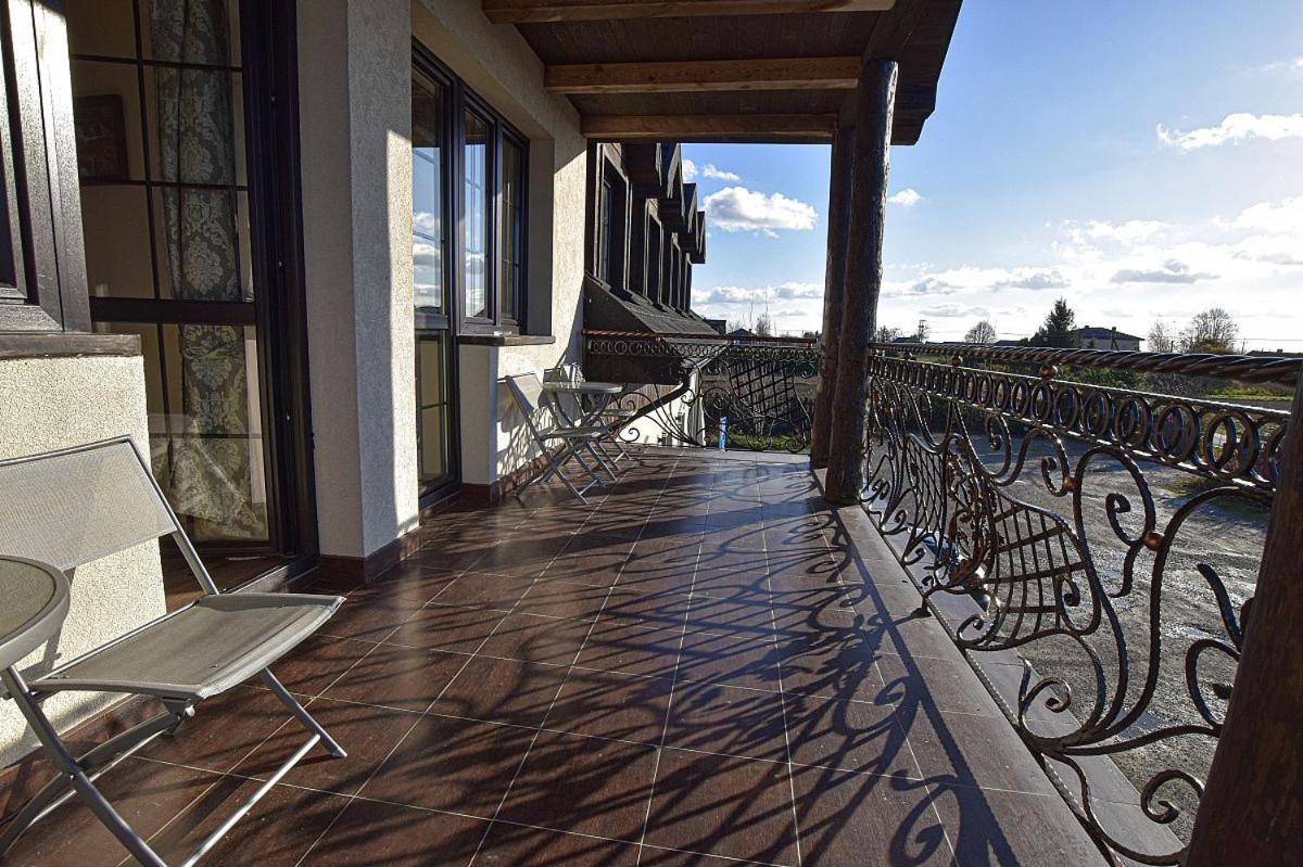 Osrodek Bialy Lew Bed & Breakfast Wojciechow  Exterior photo