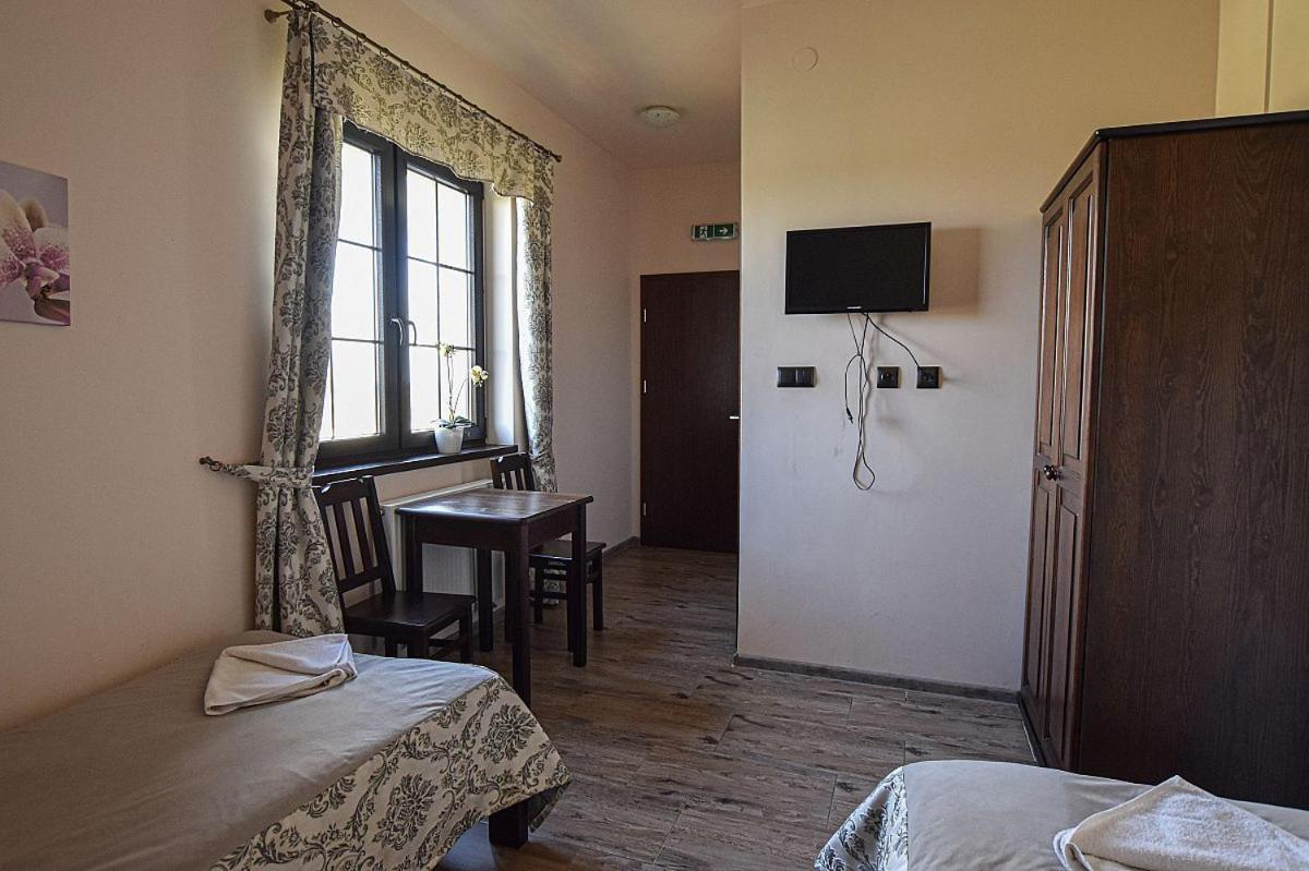 Osrodek Bialy Lew Bed & Breakfast Wojciechow  Exterior photo