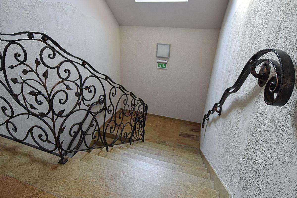 Osrodek Bialy Lew Bed & Breakfast Wojciechow  Exterior photo