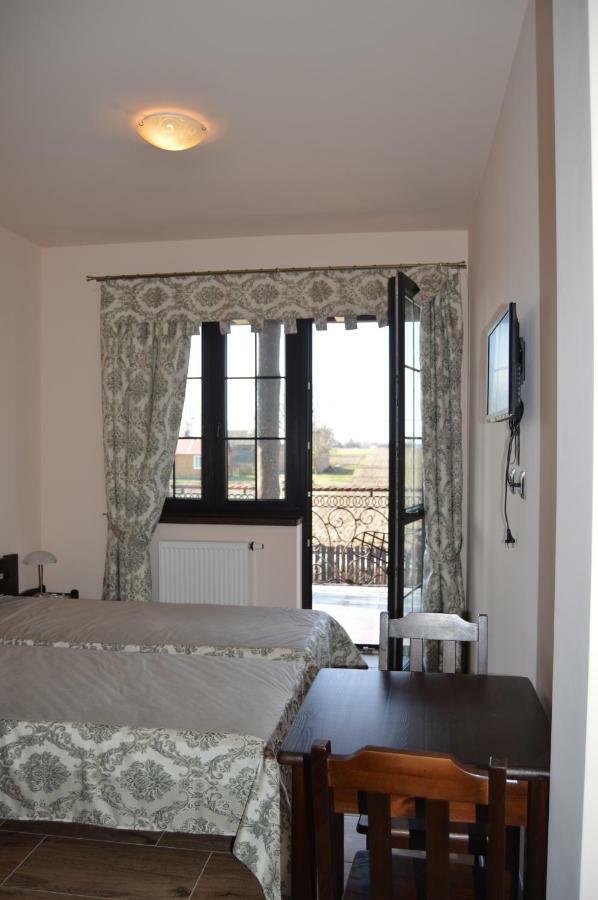 Osrodek Bialy Lew Bed & Breakfast Wojciechow  Exterior photo